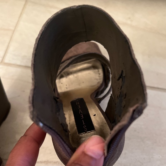 Steve Madden “Wrecked” Taupe - Picture 3 of 8